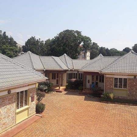 Prestige Resort Cottages Entebbe Extérieur photo